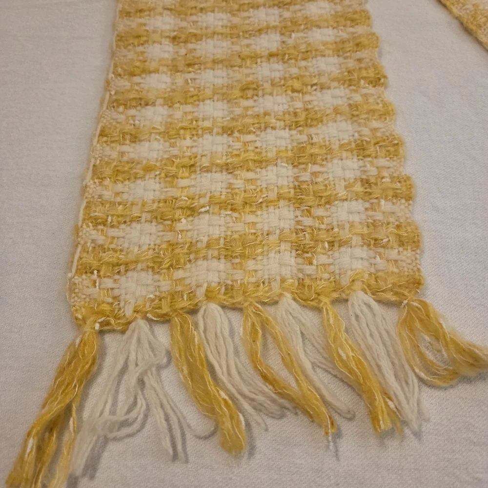 BANANA REPUBLIC Vintage Yellow Off White Lambswool Fringed‎ Check Scarf Women's